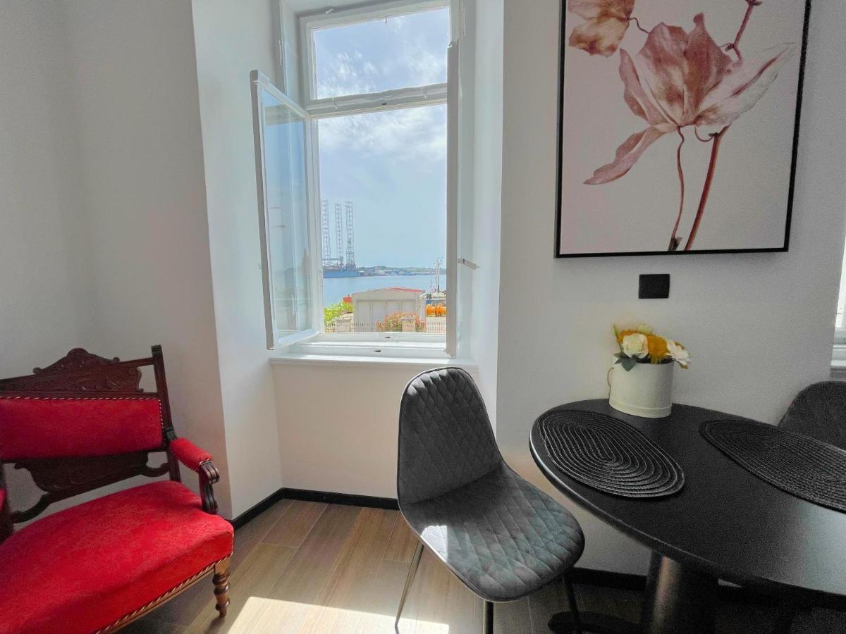 Navis City Apartments Pula Bagian luar foto