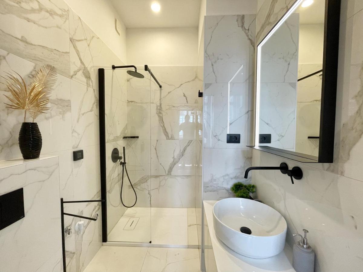 Navis City Apartments Pula Bagian luar foto