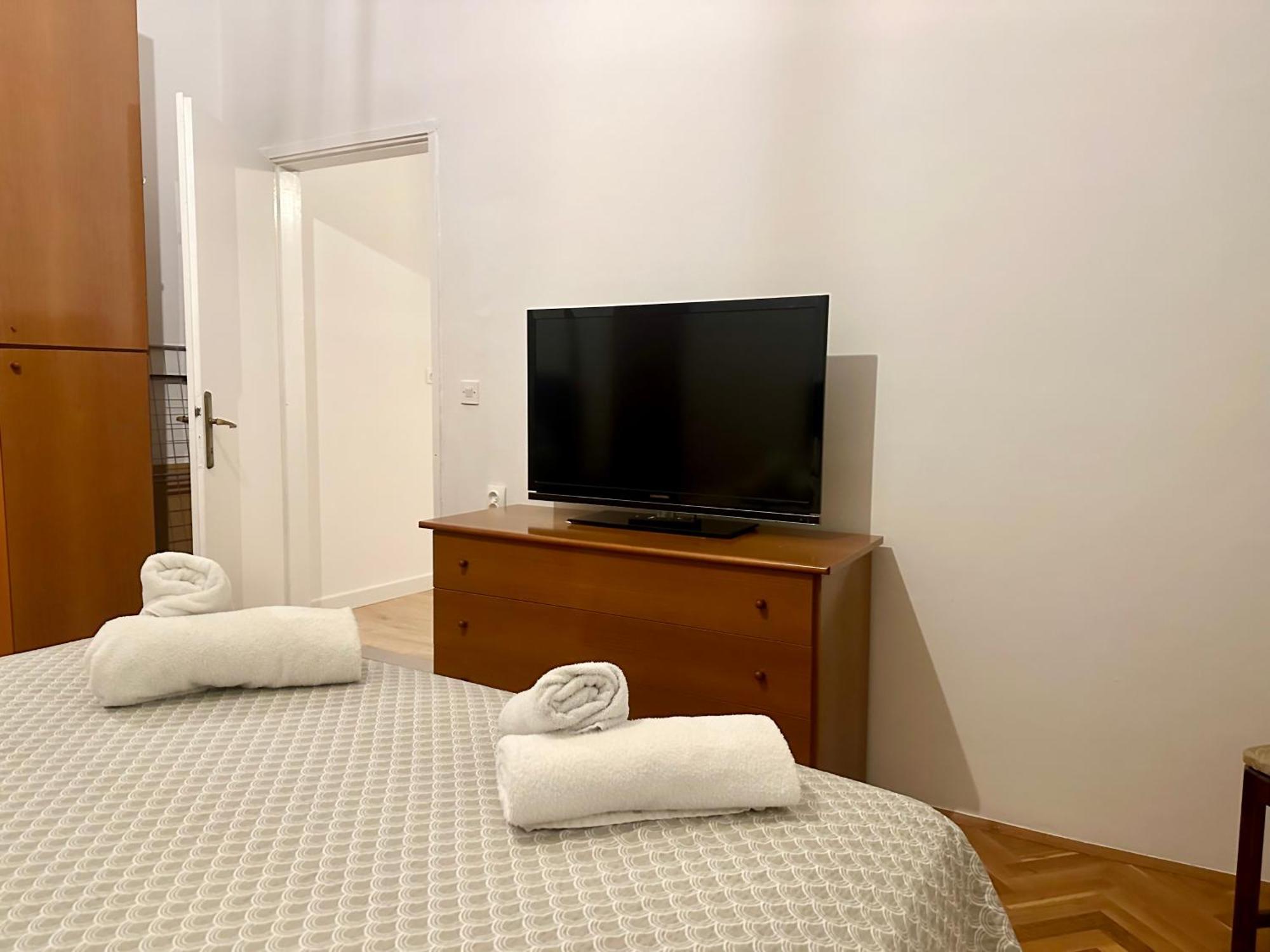 Navis City Apartments Pula Bagian luar foto