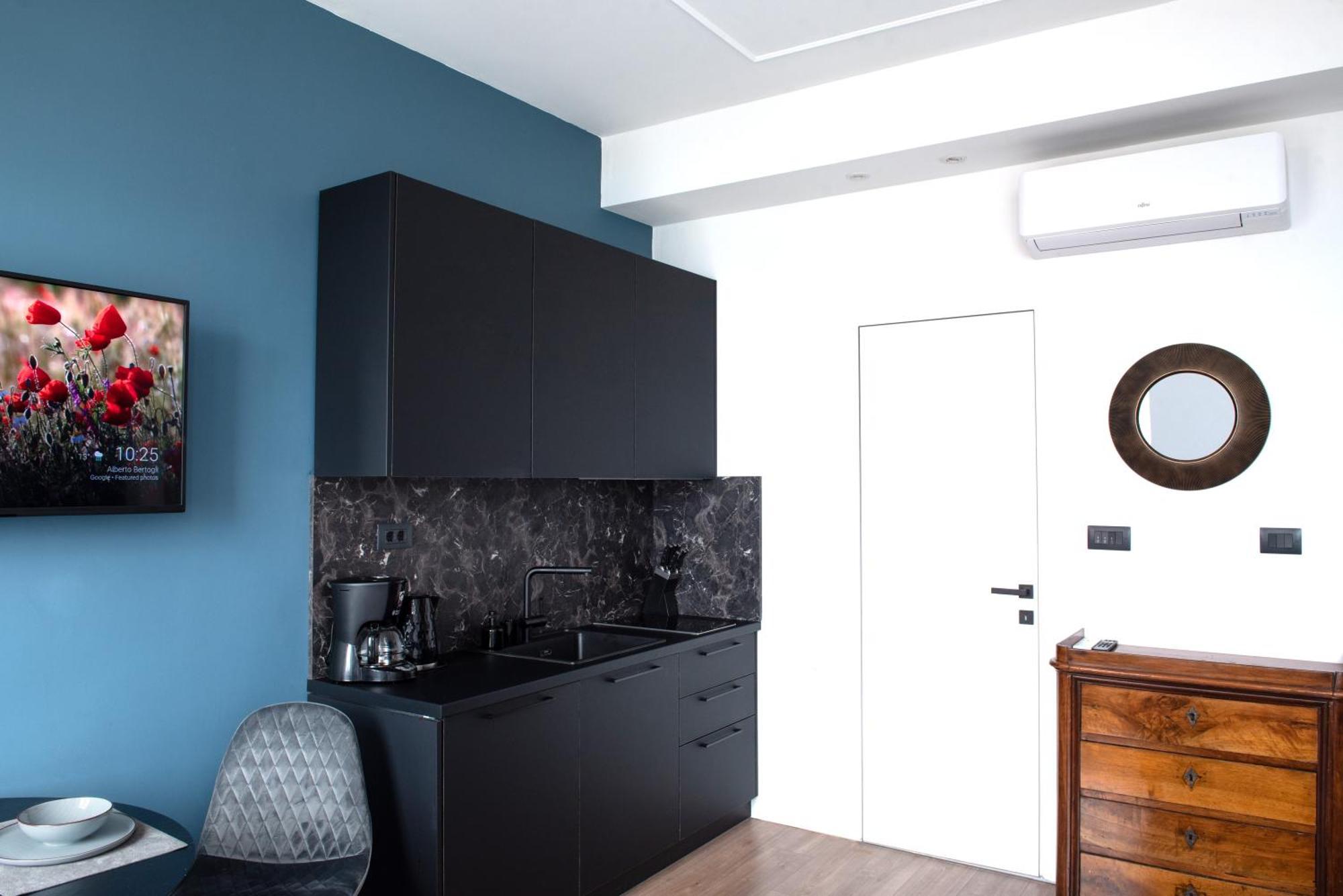 Navis City Apartments Pula Bagian luar foto